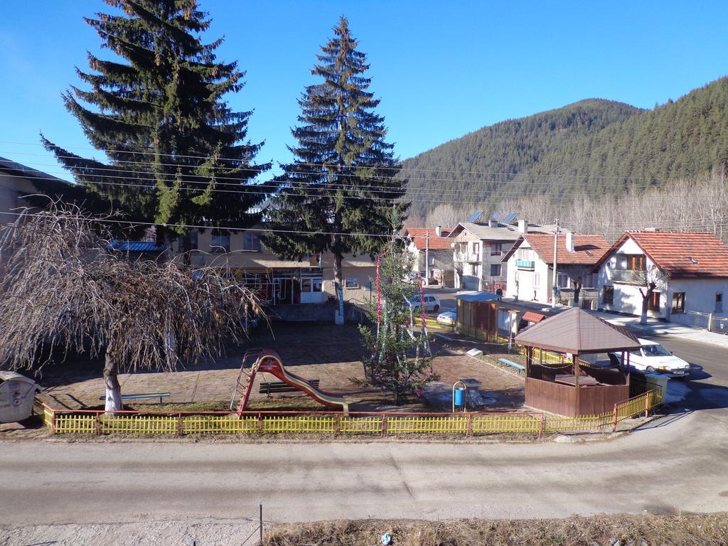 Family Hotel Ecorelax Madzhare Exterior foto